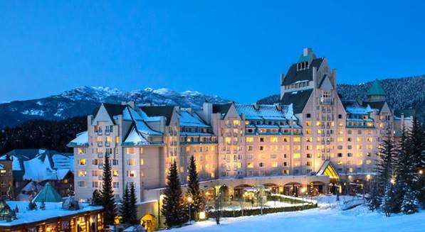 6 Canadian Hotels That Take Christmas Very Seriously Drift Travel Magazine