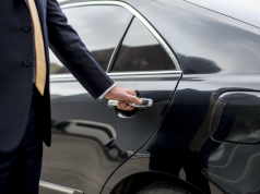 Your Private Driver Awaits… Luxury Gold Introduces New VIP Door-to-Door Airport Transfers Door-to-Door Airport Transfers