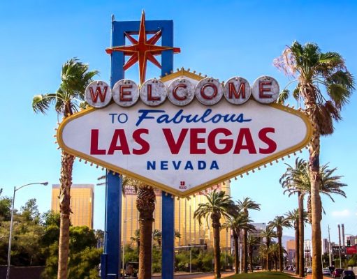 Dos and Don’ts for Visiting Las Vegas with your Kids Las Vegas sign