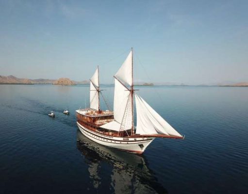 Keeping Up With The Kardashians visit the beautiful hand-built yacht Prana by Atzaro
