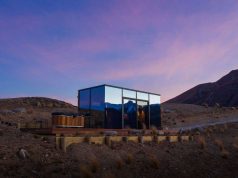 NEW LUXURY MIRRORED PODS OPEN AT LINDIS