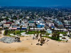 Los Angeles Neighbourhood Guide: Exploring Venice Beach