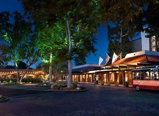 LOS ANGELES ROLLS OUT THE RED CARPET FOR VISITORS THIS AWARDS SEASON