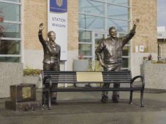 ROCKY MOUNTAINEER UNVEILS SCULPTURE IN VANCOUVER TO HONOUR EMPLOYEES