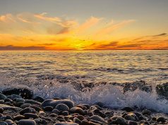 While we sit inside because of Covid-19, lets visit WHIDBEY AND CAMANO ISLANDS with their new virtual vacation.