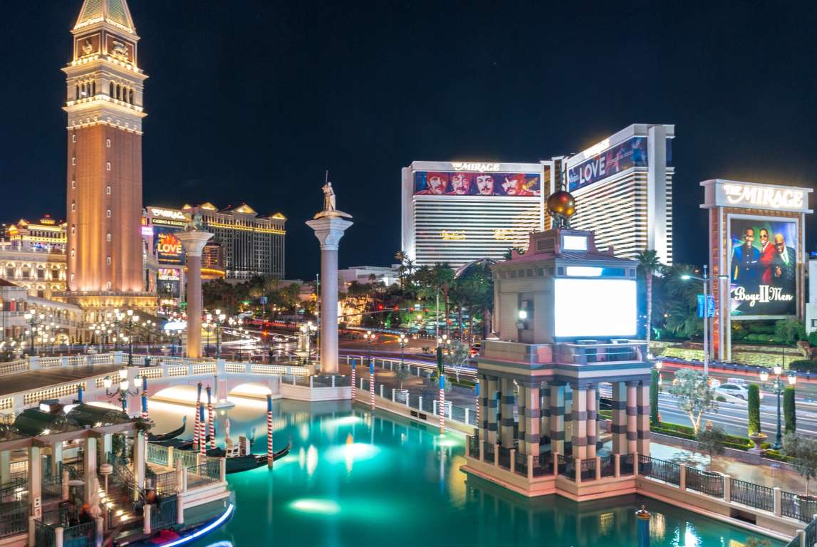 Low-Cost Las Vegas: A Quick Travel Guide