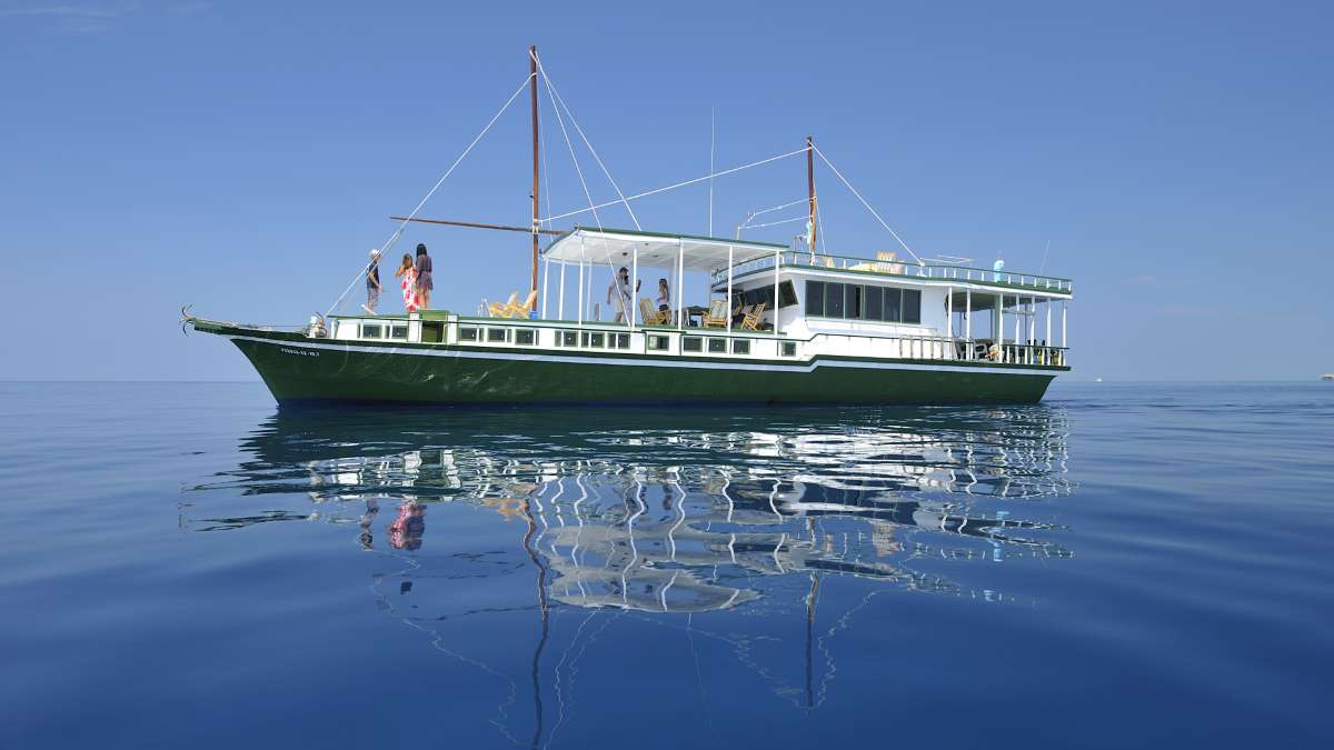 Maldives Dhoni Cruise Boat