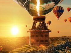 Cappadocia skies hosted a performance by Cercle & Ben Böhmer on a flying hot air balloon