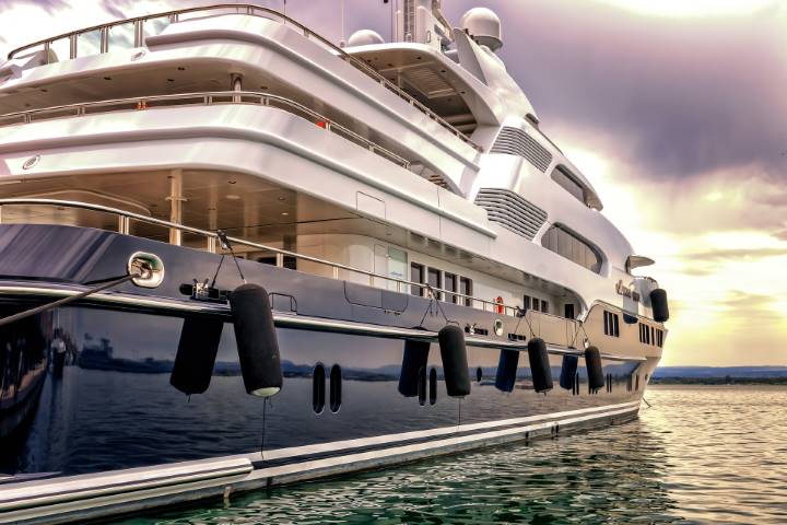 charter a yacht in the US