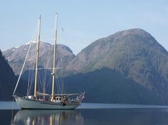 Micro-Cruising: Why Small Ships Are the Future of Water Travel Image: Outer Shores Expeditions