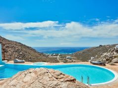 5 Reasons to Rent a Villa in Greece This Summer
