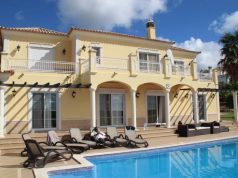 8 Advantages to Renting a Private Pool Villa