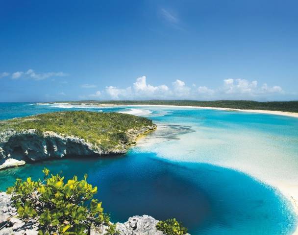 blue holes in the bahamas