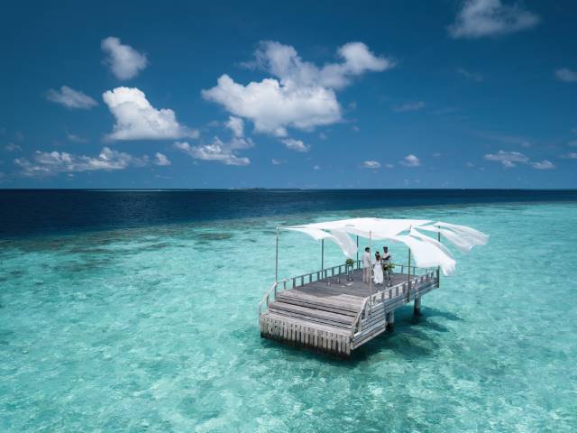 Baros Maldives_Piano Deck Wedding
