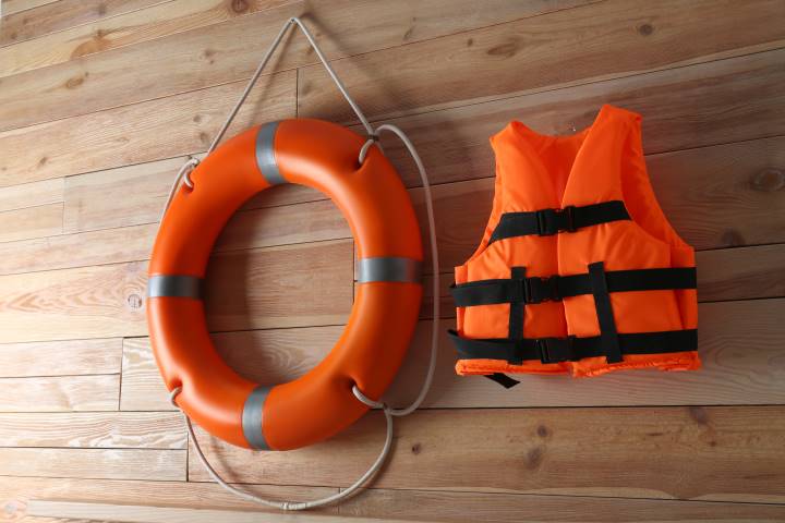 11 Essentials You Need On Your Next Boating Trip