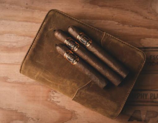 How to Keep Cigars Intact While Traveling