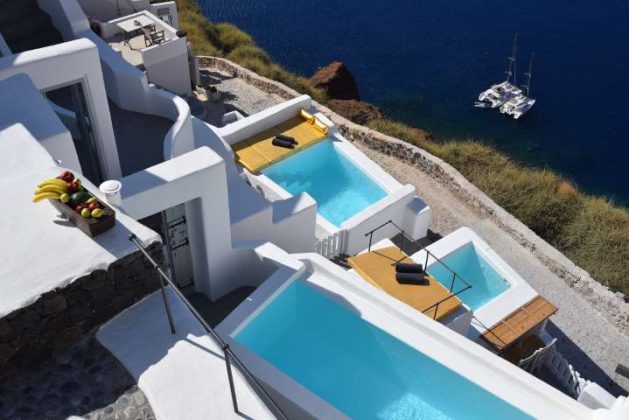 Greek Dream Vacation to Santorini: Ducato de Oia Boutique Hotel