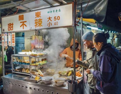 7 Must-Visit Food Halls to Inspire a Gastronomic Getaway