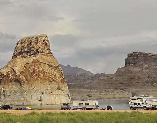 What to consider before buying a 5th wheel? campers and trailers