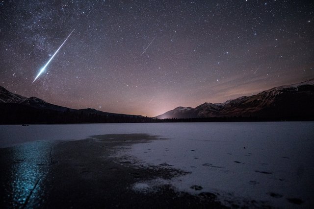 4 meteors in one shot