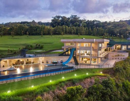 “Hawaii’s Waterfall Home – Justin Bieber’s Vacation Place”