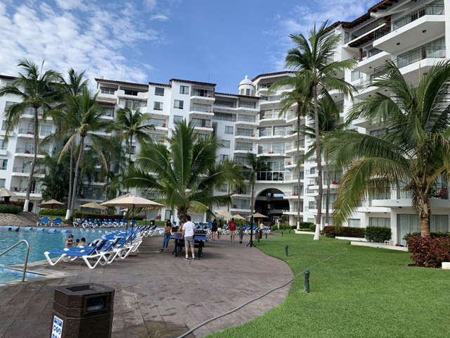 Vamar Vallarta resort pool