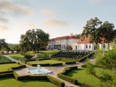 Best Hotels for Super Fans of MLB/NFL/NBA Commodore Perry Estate sunken garden