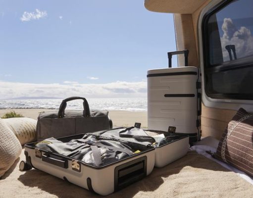 TOMMY BAHAMA AND SAMSARA LUGGAGE ANNOUNCE NEW PARTNERSHIP GPS tracked luggage