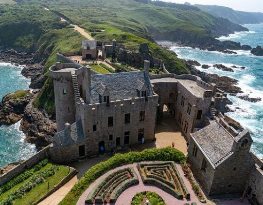 5 Money-Saving Tips for a Memorable Destination Wedding Brittany France Chateau