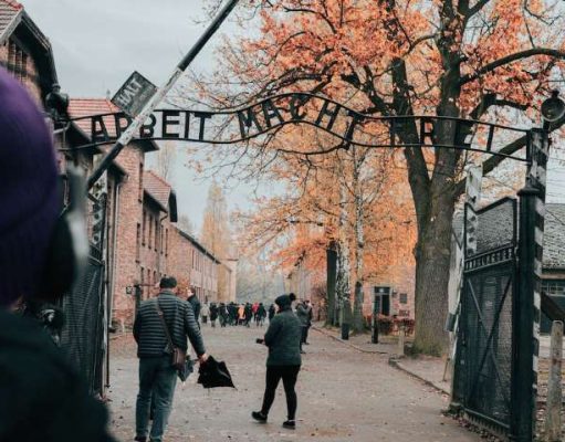 Two-day trip to Poland with Auschwitz tour – how can I plan it?