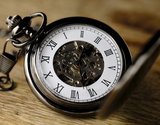 How to Safely Pack and Move Family Heirlooms and Antiques
