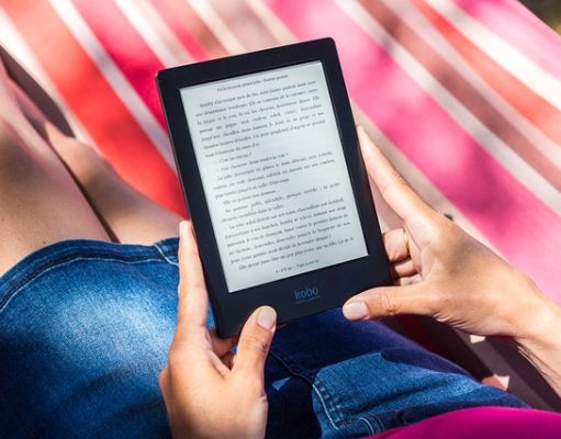 3 Essential Items to Pack on Vacation