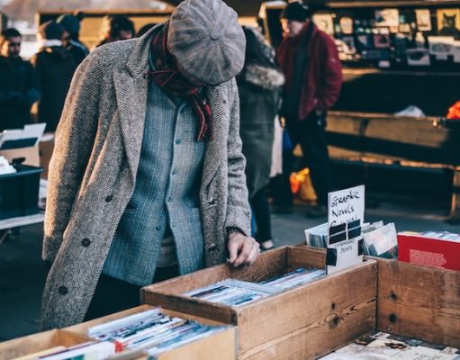 Flipping Guide 2023: Easy Things to Flip for Profit