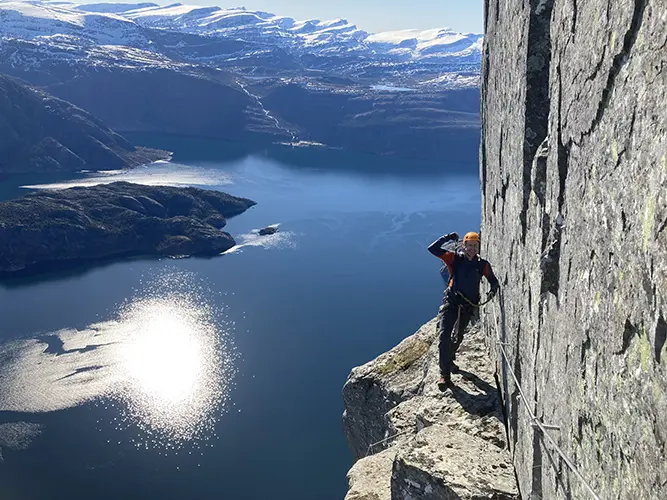 Climb Europe´s highest sea cliff Jarastyle travel