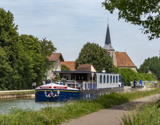 Book a Luxury Hotel Barges for the 2024 Summer Olympics in Paris