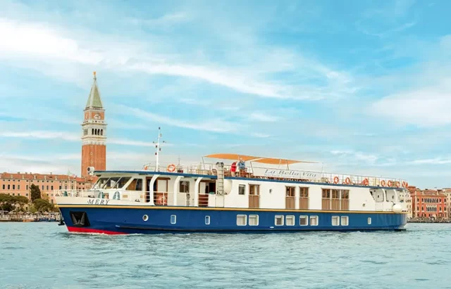 New Venice Lagoon Island-Hopping Barge Cruise Jarastyle travel