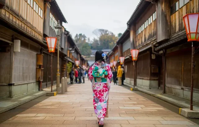 Higashi-Chaya-District-of-Kanazawa-copy