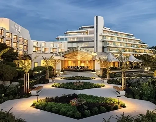 BC’s First Carbon-Neutral Hotel Inn at Laurel Point Earns Biosphere Certification Inn at Laurel Point