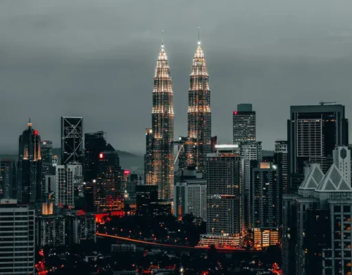 How to Plan a Memorable Trip to Malaysia: A Guide Petronas Twin Towers, Malaysia