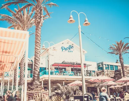 Visit Huntington Beach partners with Air Canada Vacations® and the Disneyland Resort to create an unmissable deal for Canadians this Fall and Winter