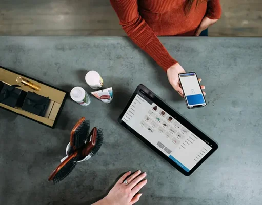 Payment Freedom on the Road: Traveling and Mobile Transactions