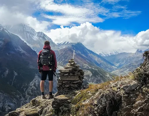 How to Navigate Unexpected Challenges While Traveling: Essential Tips