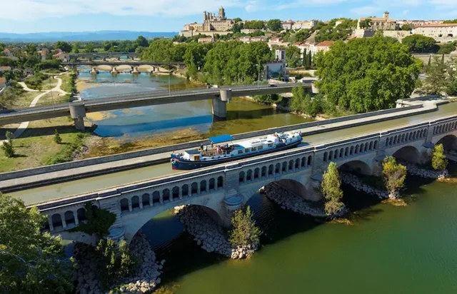 Luxury Hotel Barge Cruising Waterways