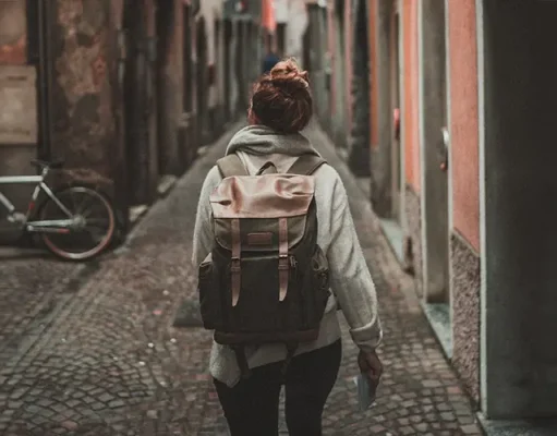 TRAVELING ON A BUDGET: HOW TO SAVE MONEY