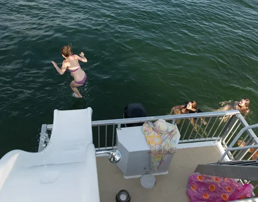 Luxury Houseboats: The Vacation Idea You Didn’t Know You Could Afford