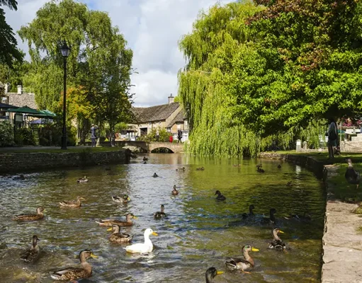 Planning the Perfect Group Getaway: Why the Cotswolds is Ideal for Large Holiday Rentals