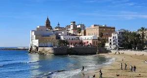 The Smart Packing Guide for a Spanish Coastal Escape