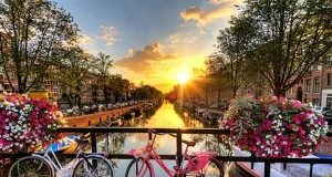 The Ultimate Itinerary for a Perfect Day in Amsterdam: Culture, Cuisine, and Canals