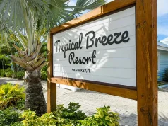 Discover Local Charm at Siesta Key’s Intimate Tropical Breeze Resort
