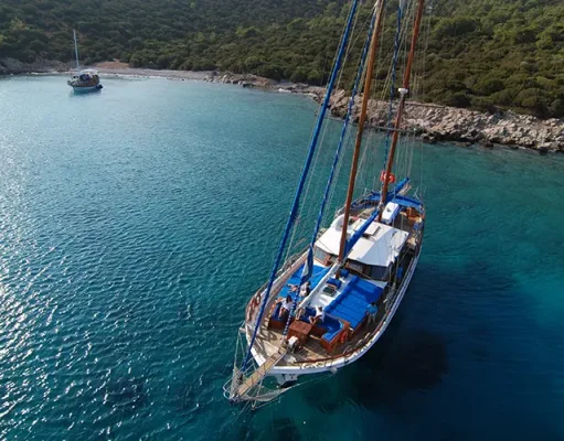 Early Autumn Getaways in Mediterranean with Peter Sommer Travels